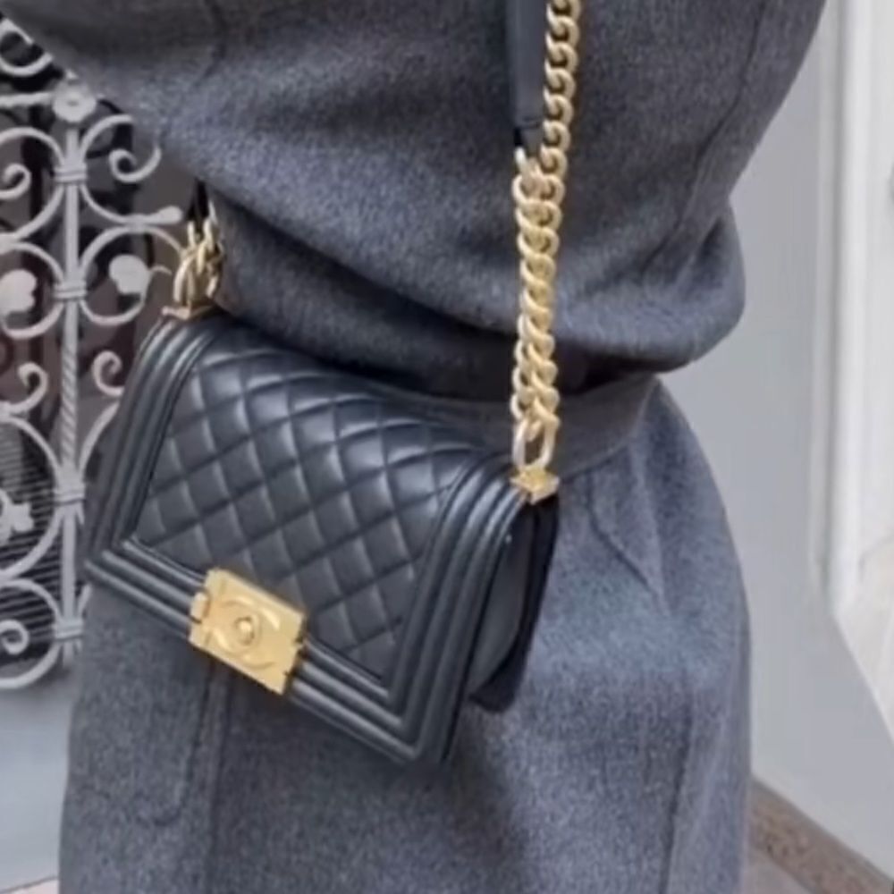 CHANEL small boy bag - Picture 8 of 17